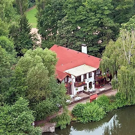 Inn Lovecky Jivak