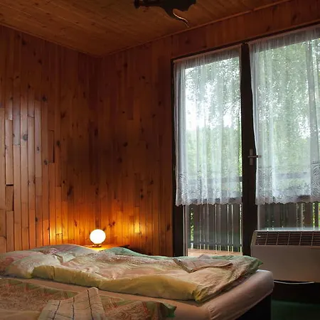 بيت ريفي Lovecky Jivak